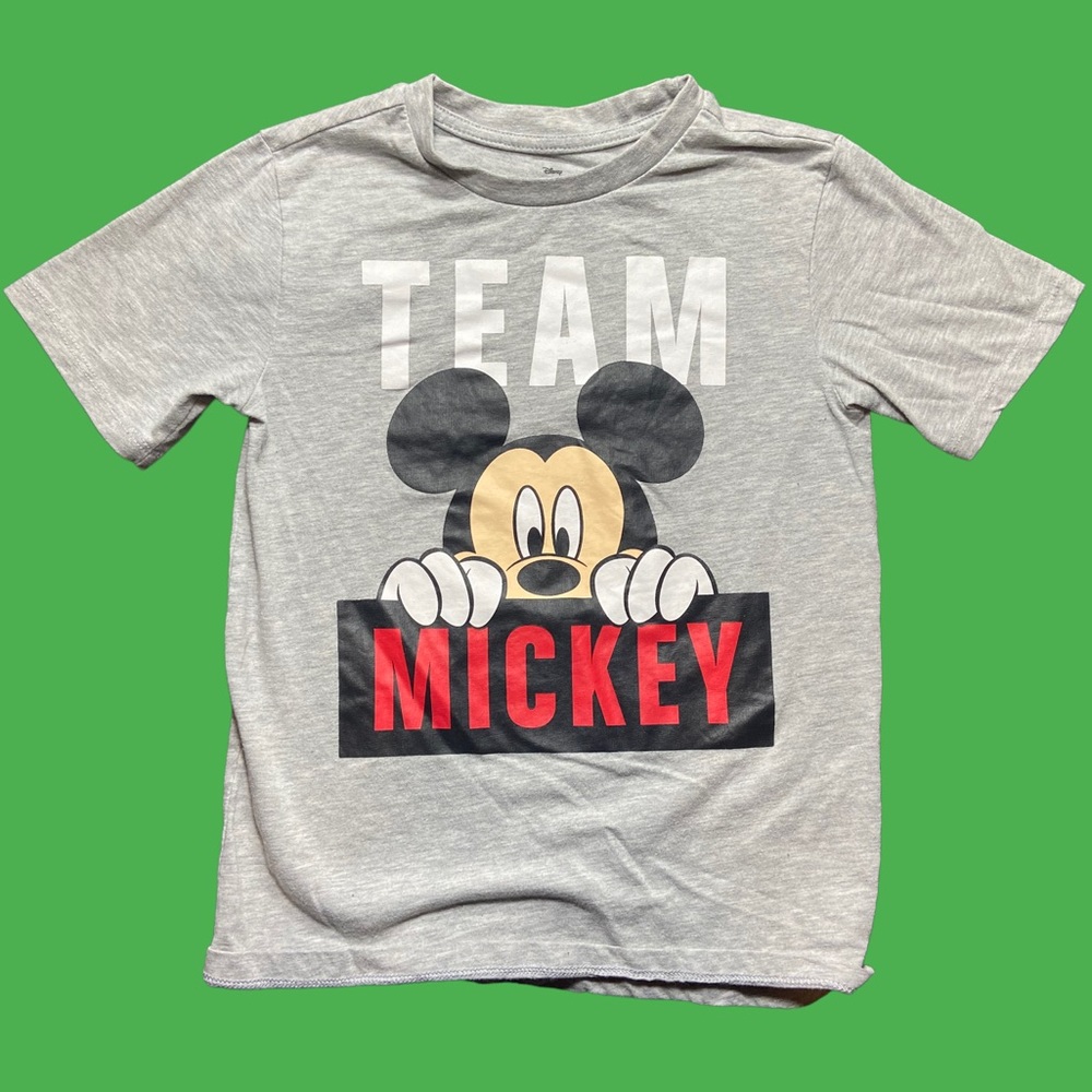 DISNEY BOY’S SIZE MEDIUM 7-8 T-SHIRT